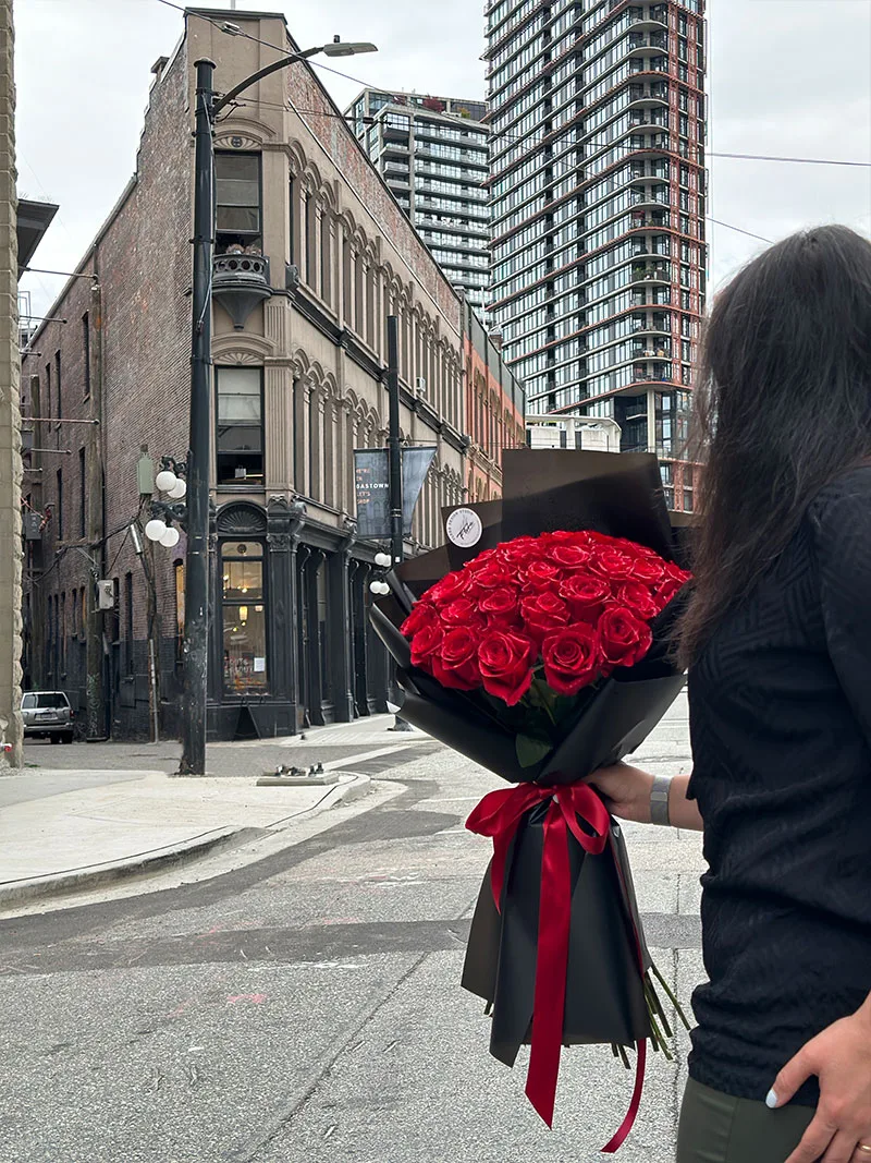 Rouge Royale Bouquet – Premium red rose bouquet for romantic occasions