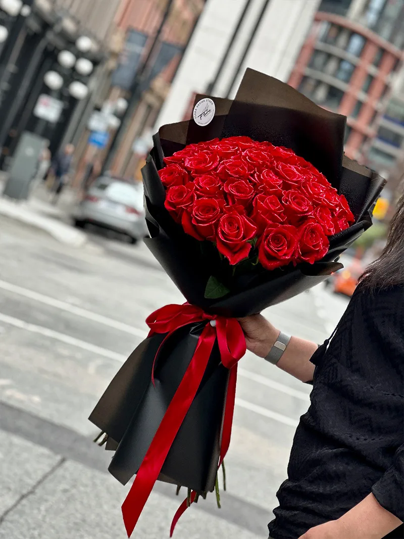 Rouge Royale Bouquet – Premium red rose bouquet for romantic occasions