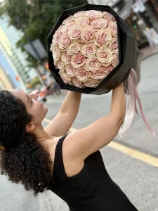 Morvarid pink Mondial rose bouquet – luxury flower delivery Vancouver