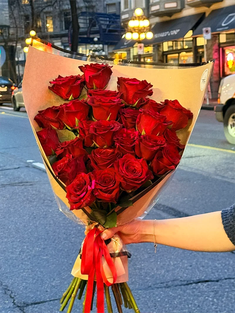 Handheld Red Rose Bouquet – Vancouver handheld red rose bouquet in Vancouver